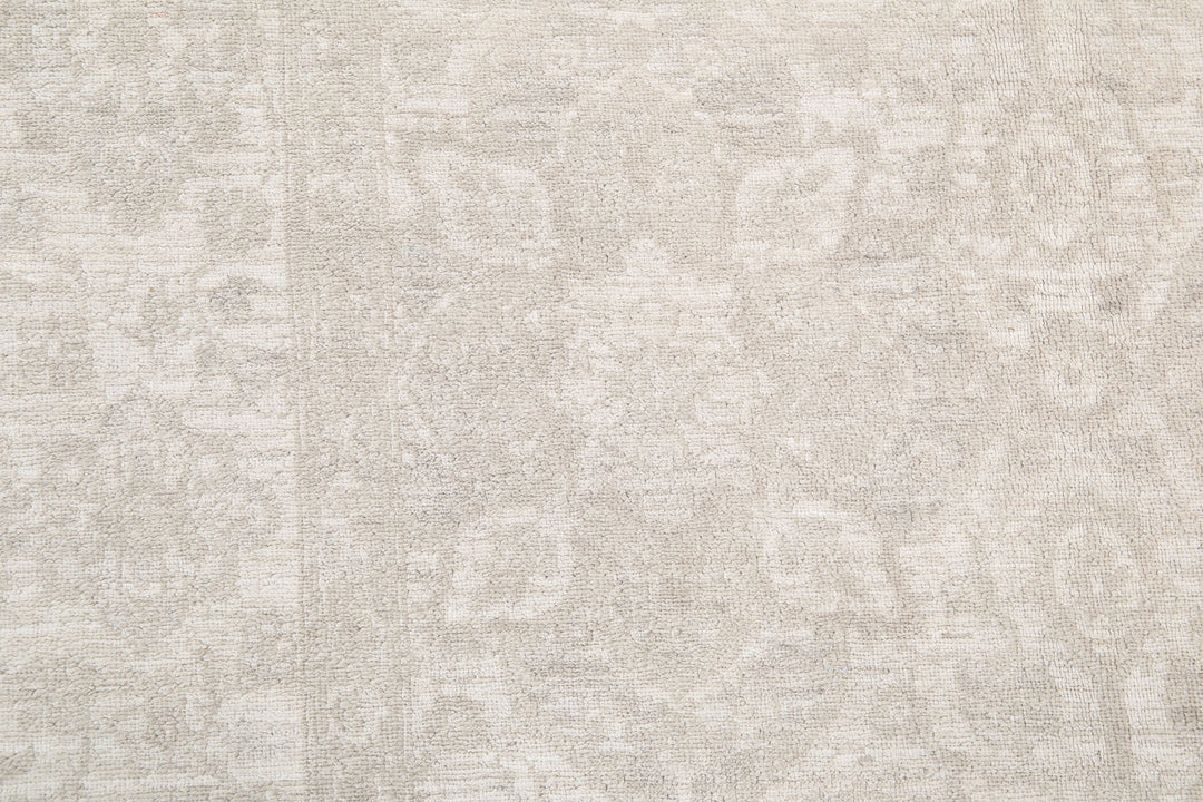 Hand Knotted Fine Serenity Wool Rug 4' 9" x 14' 2" - No. AT68449