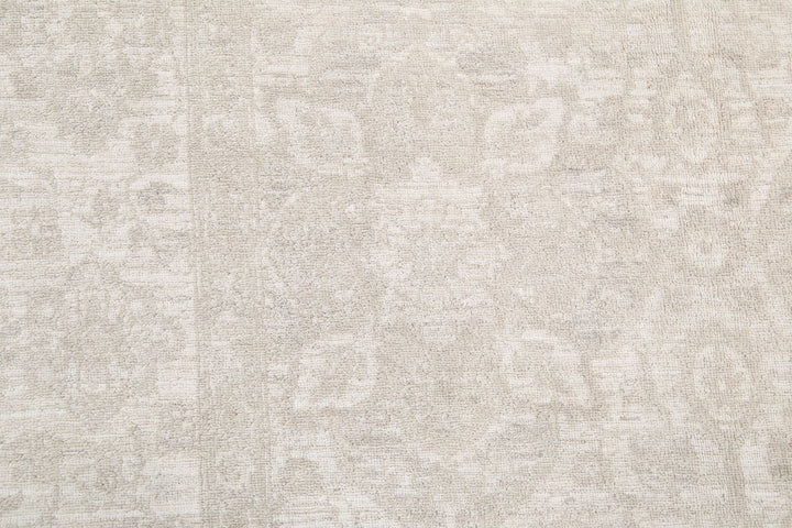 Hand Knotted Fine Serenity Wool Rug 4' 9" x 14' 2" - No. AT68449