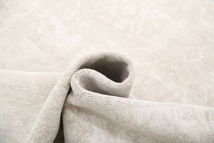 Hand Knotted Fine Serenity Wool Rug 4' 9" x 14' 2" - No. AT68449