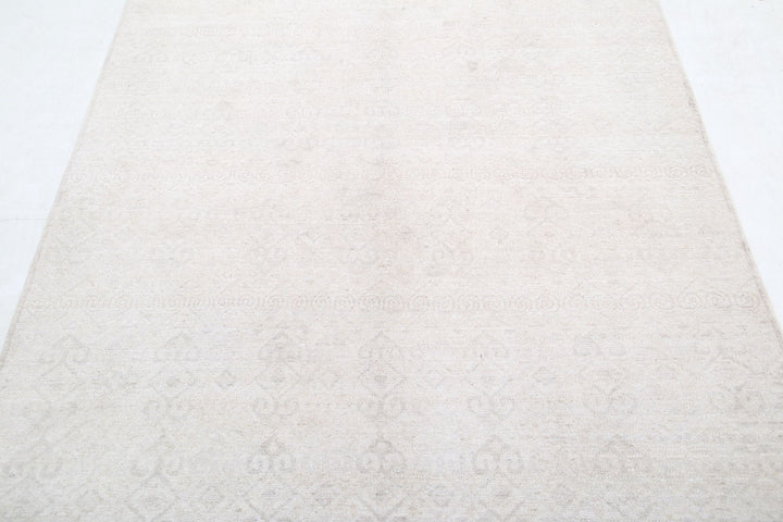 Hand Knotted Fine Serenity Wool Rug 4' 6" x 9' 6" - No. AT13498