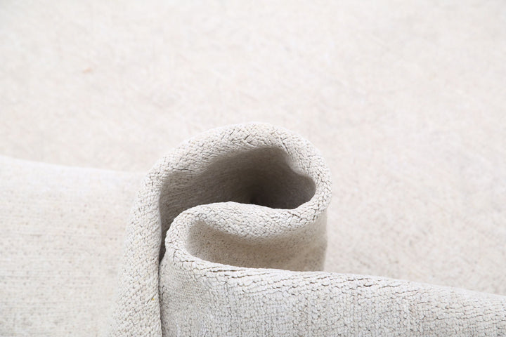 Hand Knotted Fine Serenity Wool Rug 4' 6" x 9' 6" - No. AT13498