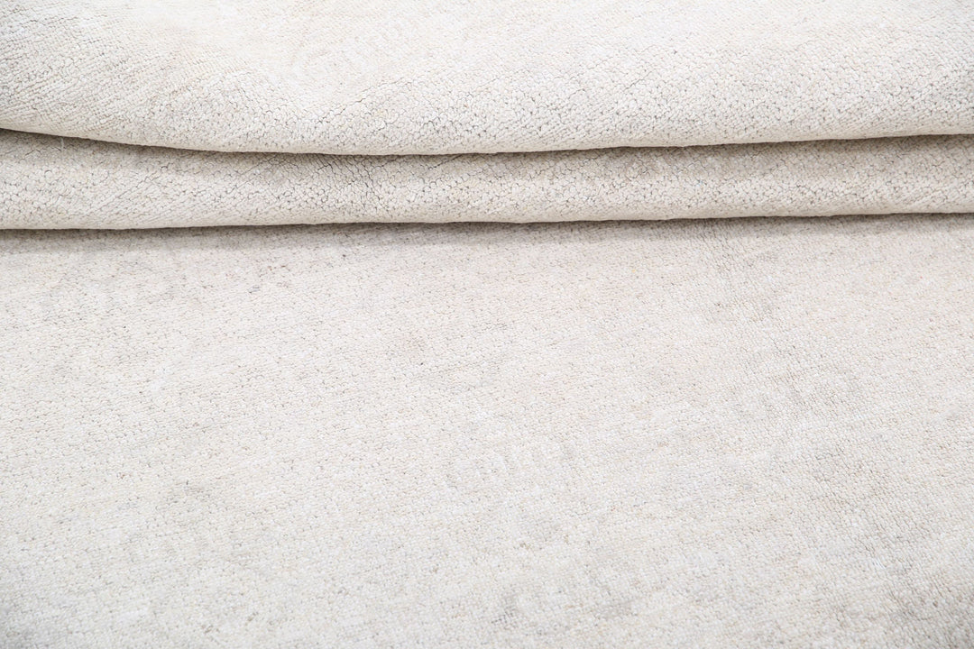 Hand Knotted Fine Serenity Wool Rug 4' 6" x 9' 6" - No. AT13498