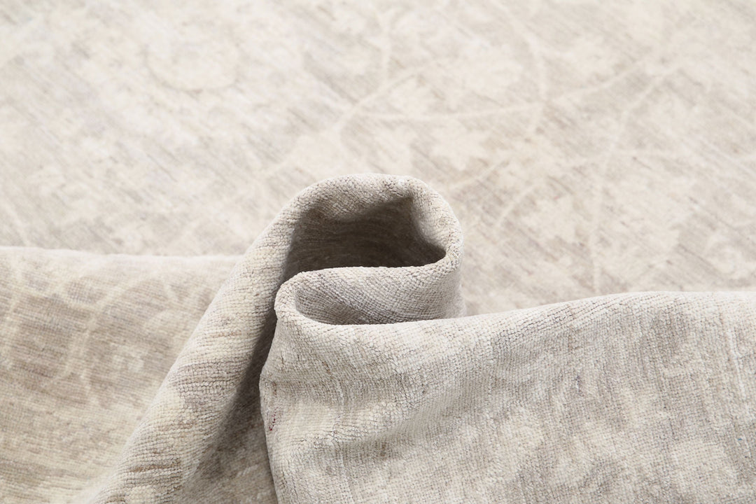 Hand Knotted Fine Serenity Wool Rug 6' 0" x 11' 5" - No. AT43258