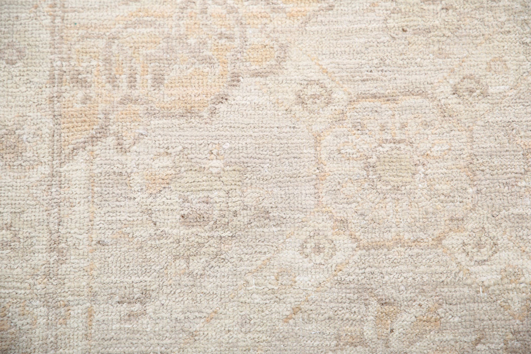 Hand Knotted Fine Serenity Wool Rug 6' 0" x 11' 6" - No. AT58491
