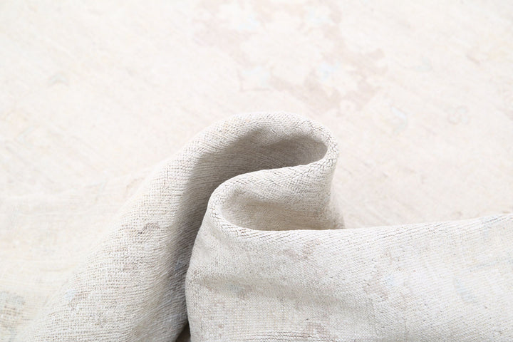 Hand Knotted Fine Serenity Wool Rug 6' 0" x 8' 6" - No. AT85576