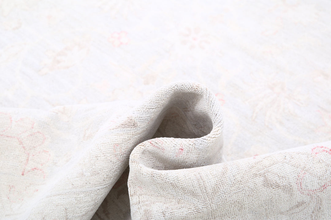 Hand Knotted Fine Serenity Wool Rug 6' 0" x 8' 7" - No. AT32500