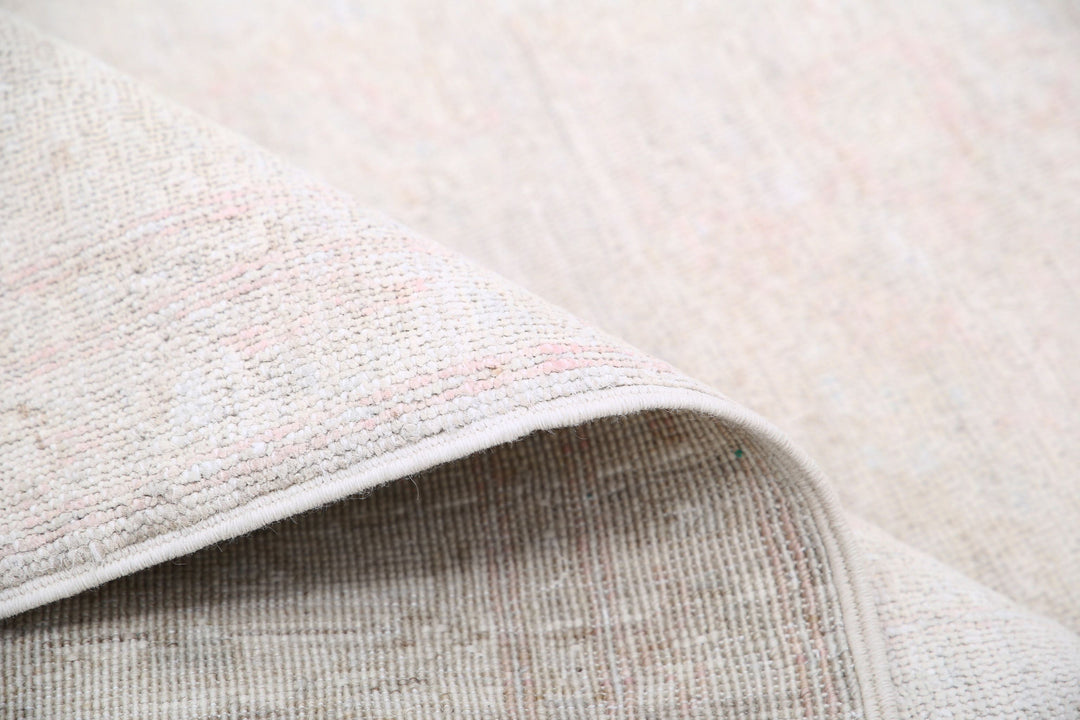 Hand Knotted Fine Serenity Wool Rug 5' 7" x 8' 9" - No. AT30585