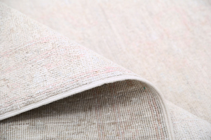 Hand Knotted Fine Serenity Wool Rug 5' 7" x 8' 9" - No. AT30585