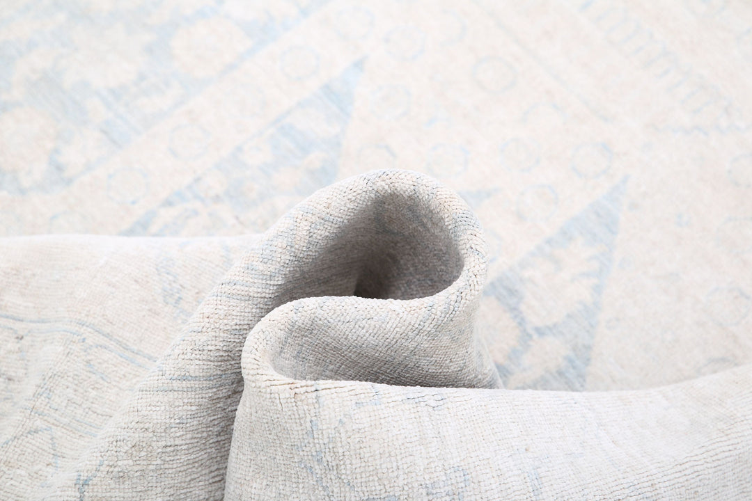 Hand Knotted Fine Serenity Wool Rug 6' 1" x 8' 7" - No. AT35567