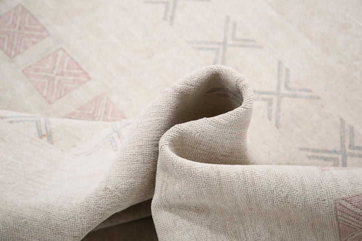 Hand Knotted Fine Serenity Wool Rug 7' 11" x 10' 1" - No. AT97627