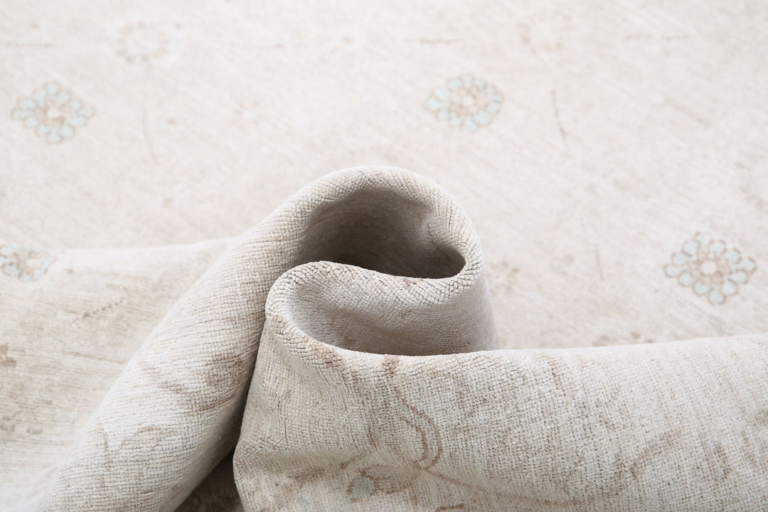 Hand Knotted Fine Serenity Wool Rug 6' 6" x 9' 10" - No. AT34115