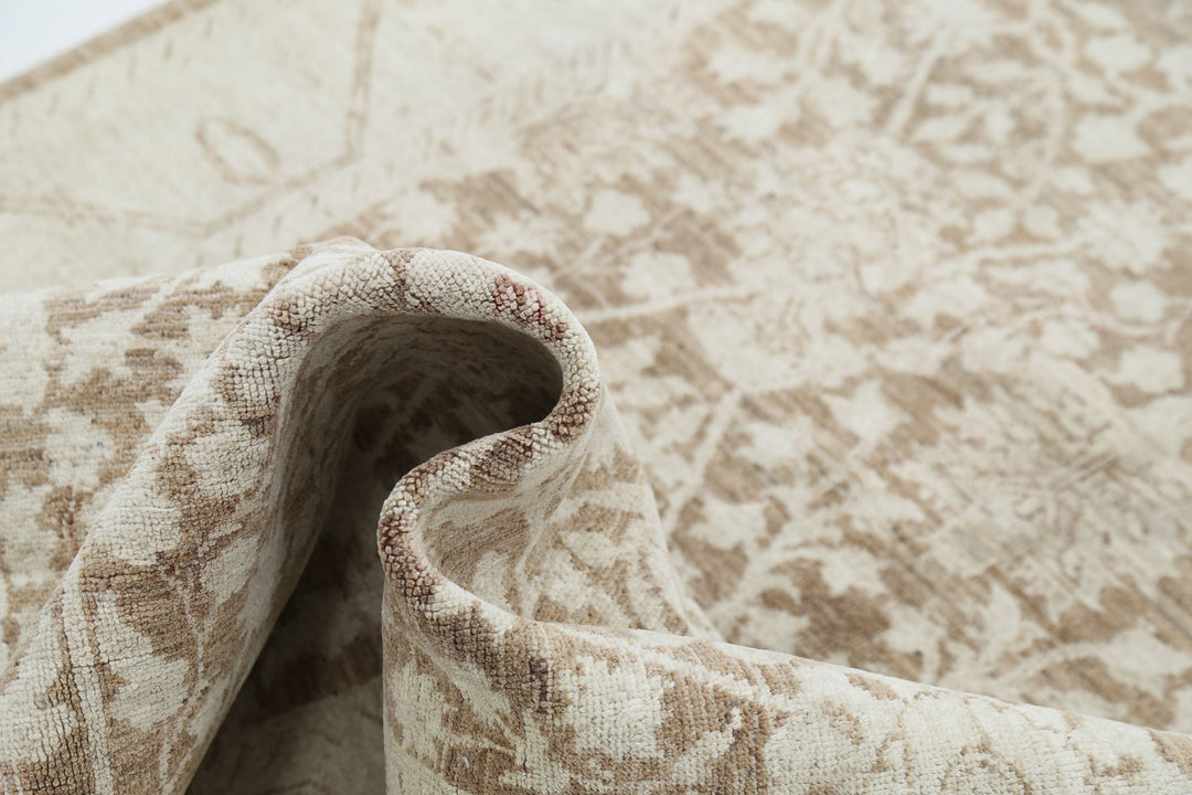 Hand Knotted Fine Serenity Wool Rug 4' 0" x 13' 4" - No. AT90452