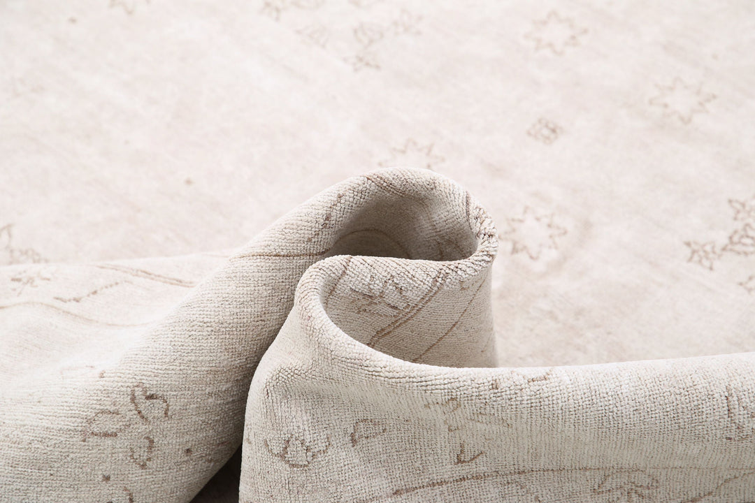 Hand Knotted Fine Serenity Wool Rug 9' 8" x 13' 9" - No. AT50248