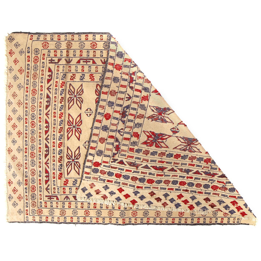 Soumak Kilim 4' 1" x 5' 3" - No. AL67460
