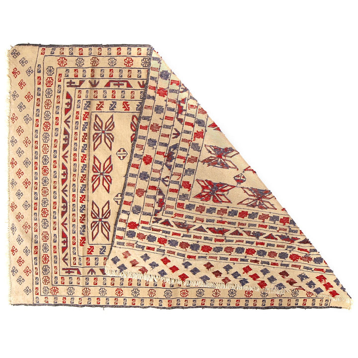 Soumak Kilim 4' 1" x 5' 3" - No. AL67460
