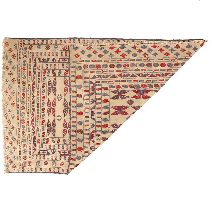 Soumak Kilim 4' " x 5' 8" - No. AL44519