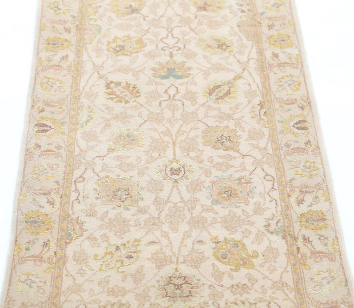 Hand Knotted Agra Kashan Wool Rug 2' 0" x 4' 1" - No. AT78414