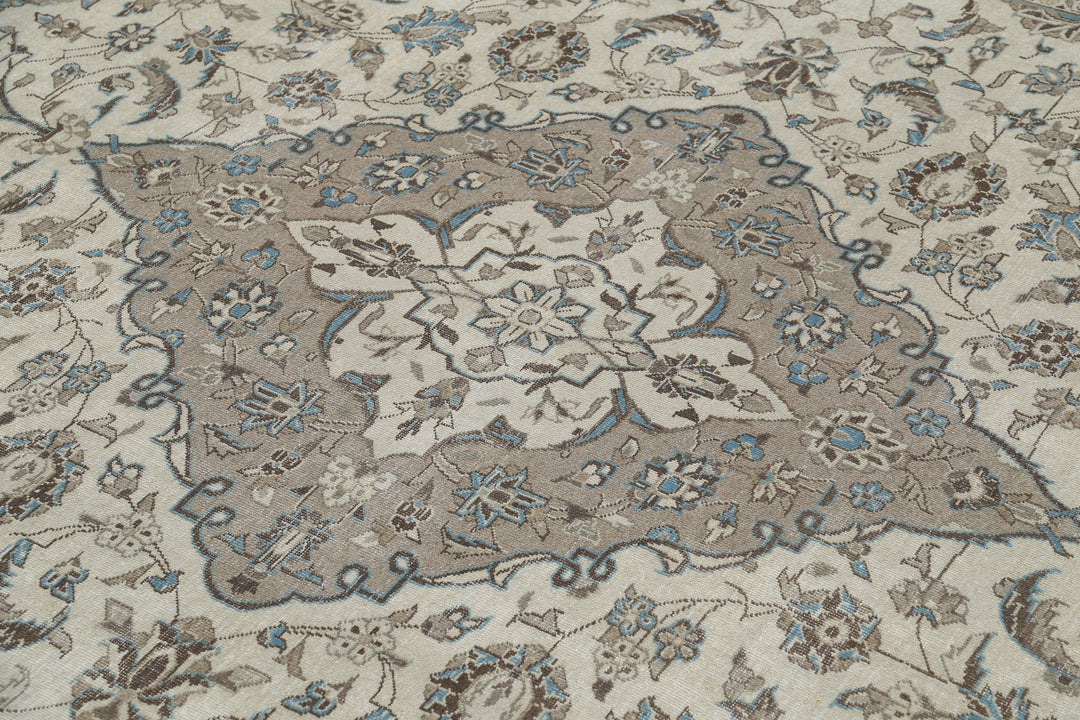 Hand Knotted Vintage Persian Kashan Wool Rug 9' 7" x 13' 1" - No. AT69108