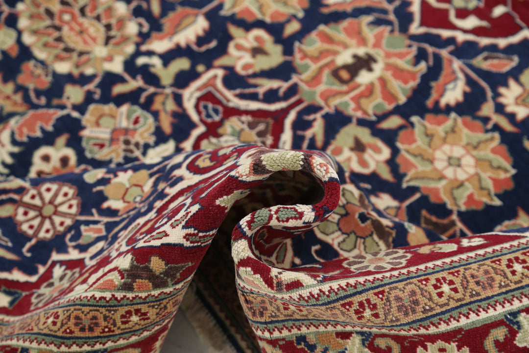 Hand Knotted Vintage Turkish Kayseri Wool Rug 6' 7" x 9' 11" - No. AT74344