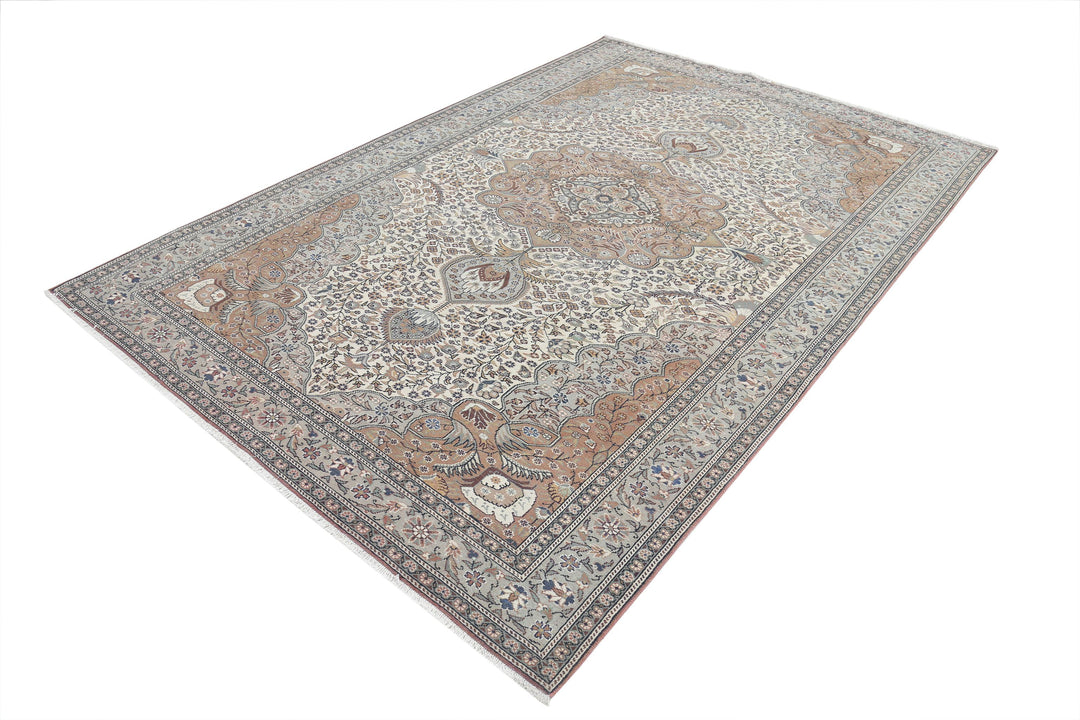 Hand Knotted Vintage Turkish Kayseri Wool Rug 6' 5" x 9' 7" - No. AT30035