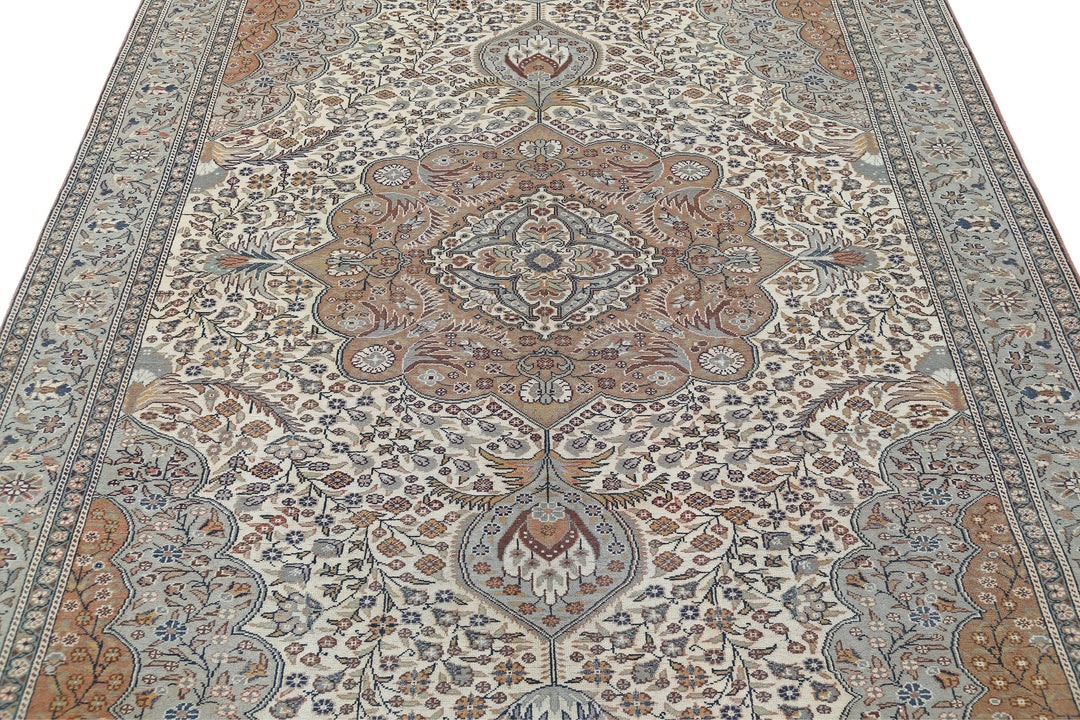 Hand Knotted Vintage Turkish Kayseri Wool Rug 6' 5" x 9' 7" - No. AT30035