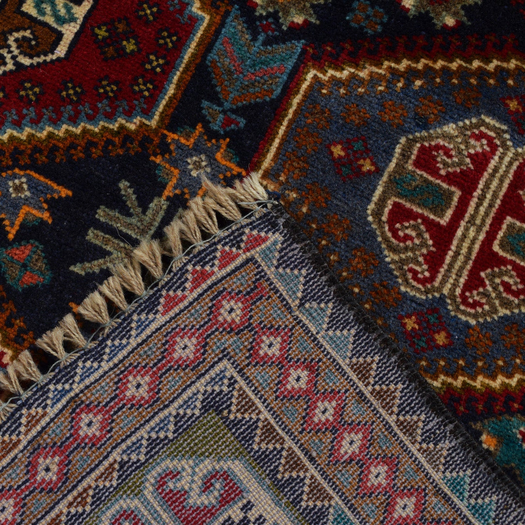 Prayer Rug 2'6" x 4'4" - No. AL75115