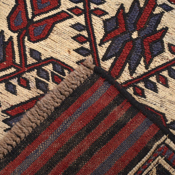 Saghari Kilim 2' 7" x 4' 3" - No. AL64700
