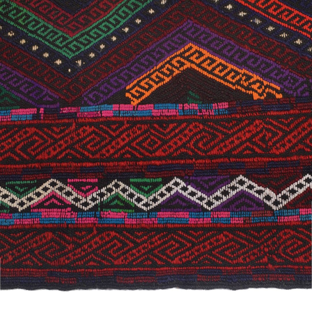 Suzuni Kilim 4' 3" x 6' 8" - No. AL66529