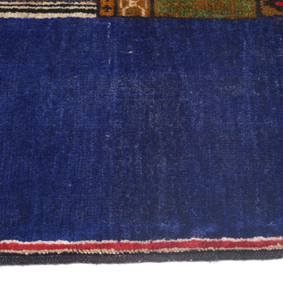 Pictorial Rug 2' 7" x 4' 5" - No. AL72286