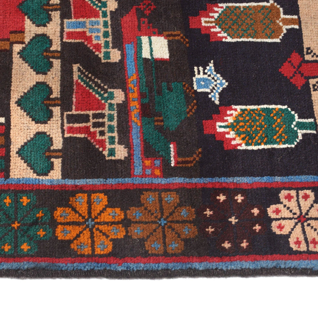 Pictorial Rug 2' 7" x 4' 7" - No. AL53632