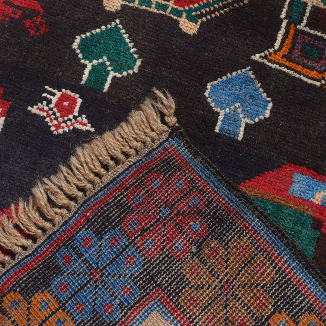 Pictorial Rug 2' 7" x 4' 7" - No. AL53632